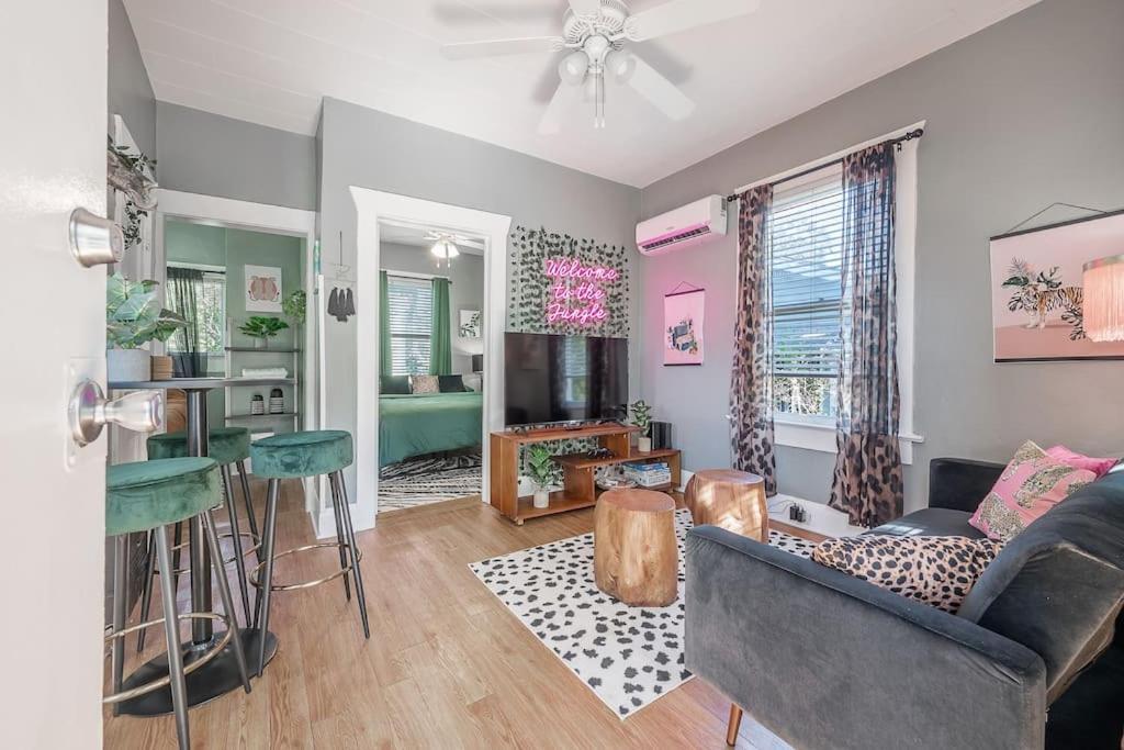 טאמפה Jungle Themed Apt. Close To Coffee, Food + Shops! מראה חיצוני תמונה